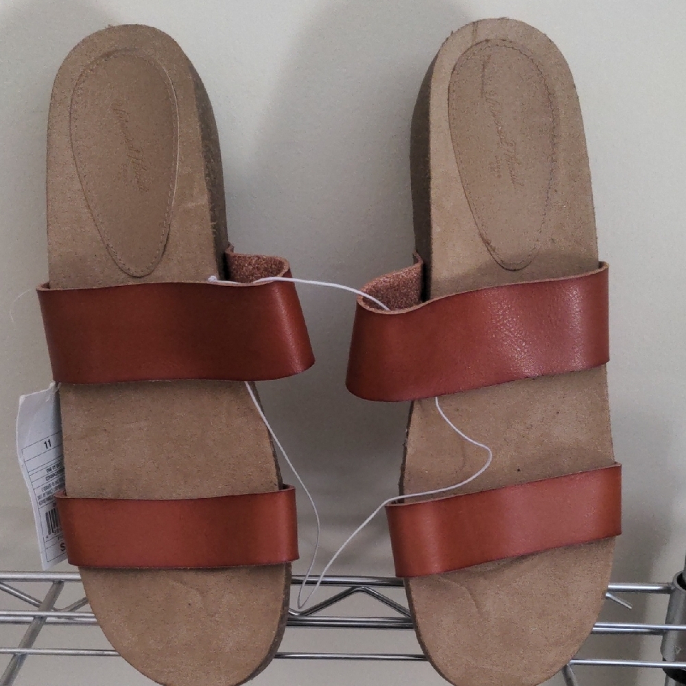 Universal Thread Brown Minimalist Sandals